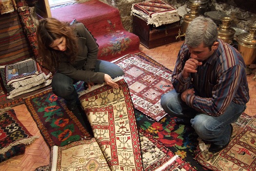 Marina looking at carpets in central Baku. Our salesman on the right was a school teacher and originally from Dagestan in Russia. Even thought I am not very much into these kind of carpet (except flying ones) we spend almost an hour speaking with him, but left empty handed. For you information carpets in Baku are in general of good quality and fairly priced in compare to for example the prices in Moscow.