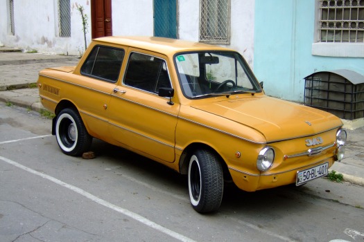 I could not help smiling when I saw this sporty version of the Ukrainian car ??? (Zaz) in the old city. Rumors tell that this car is not well known for good quality, but I think a test ride would be recommended to make the final judgment:-)