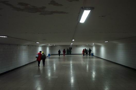 A passage under a big road.... the special thing about this picture is, that at the end of it you can see two policemen. In every passage we saw at least two policemen, and they are standing guard day and night. Try to do some graffiti here!