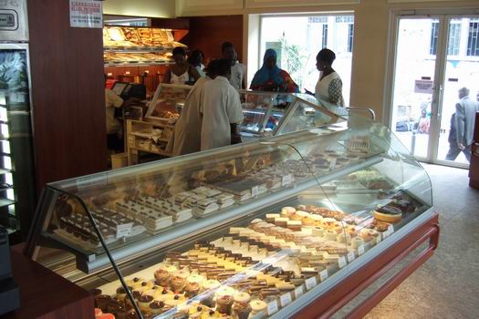 Another nice thing about Dakar is that one can find exclusive French bakeries with good quality pastry and bread. We even came by an Italian shop which served wonderful ice cream. Such kind of shops you will not be able to find in the whole of Guineau-Bissau.